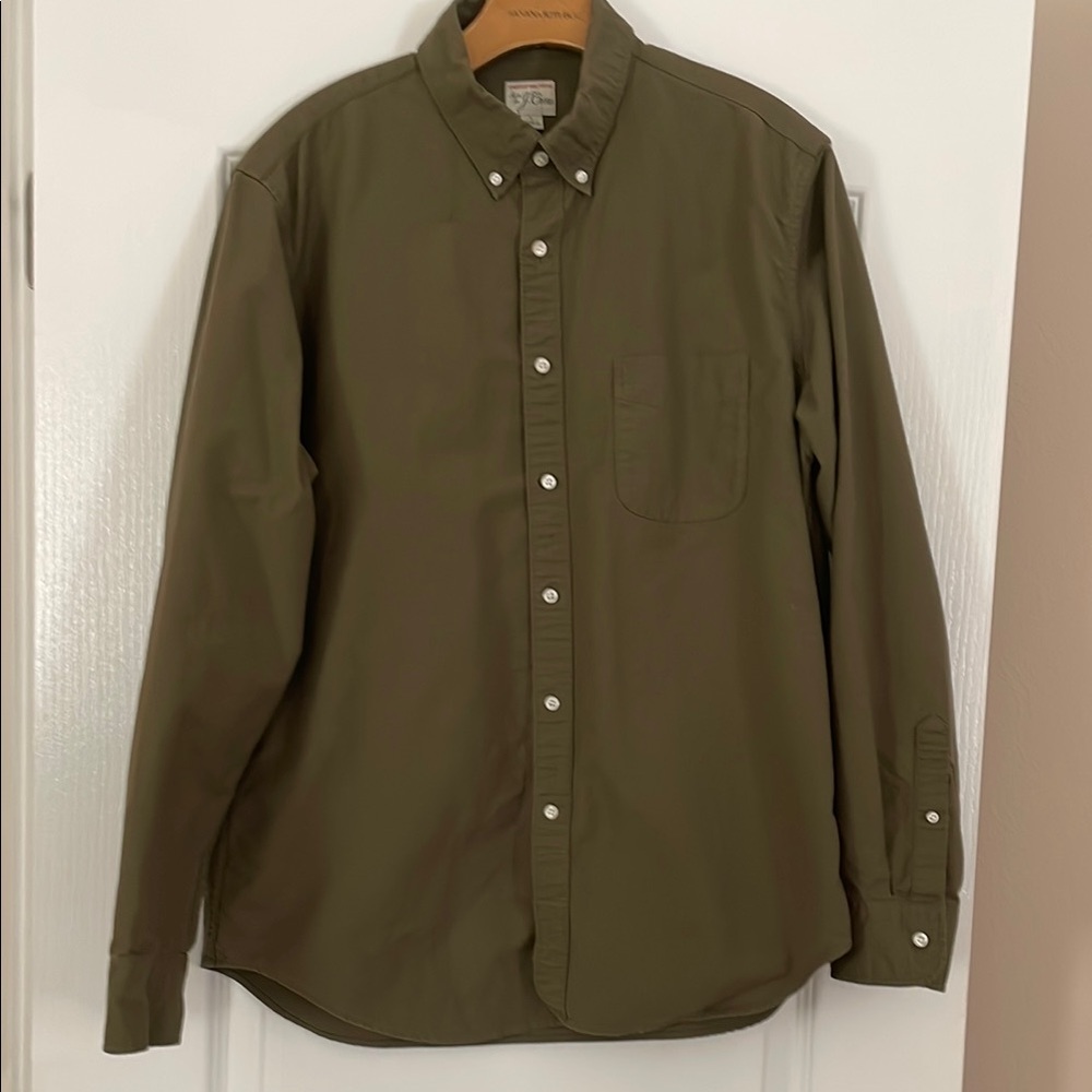 Men's Green Button-Down Shirt
